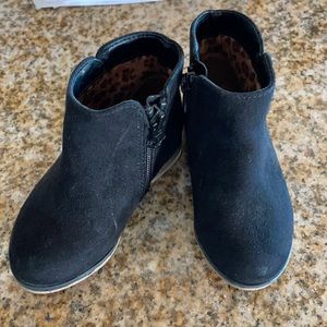 Black suede cat & Jack booties toddler girl size 6